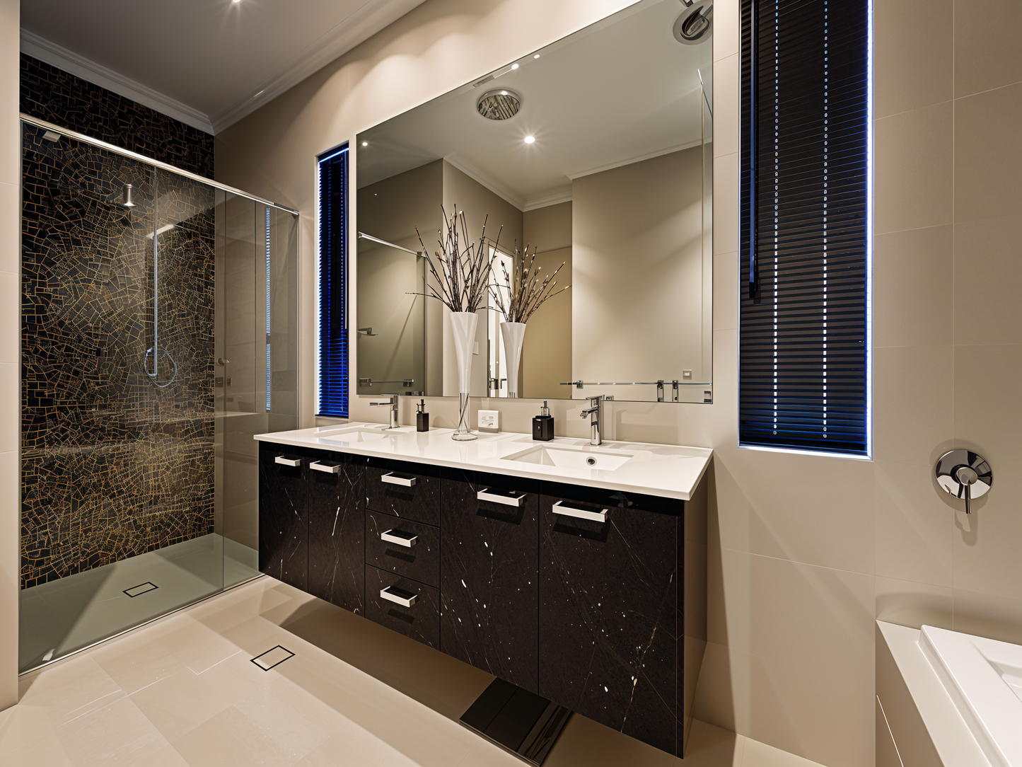 ALUMINIUM VENETIAN BLINDS.