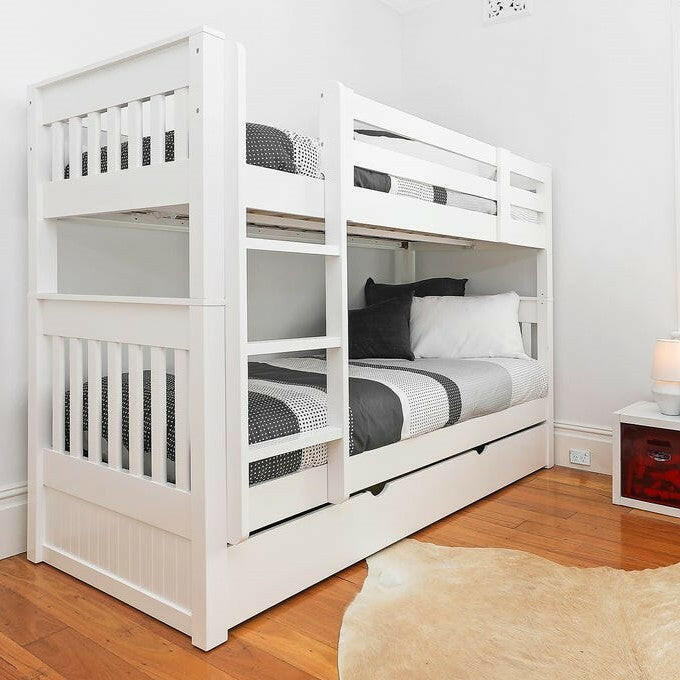 BUNK BED.