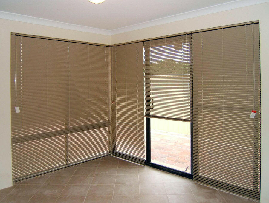 ALUMINIUM VENETIAN BLINDS.