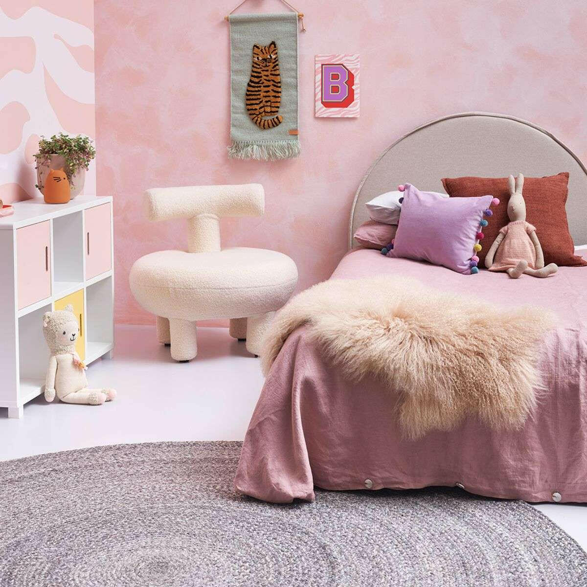 SINGLE BED.