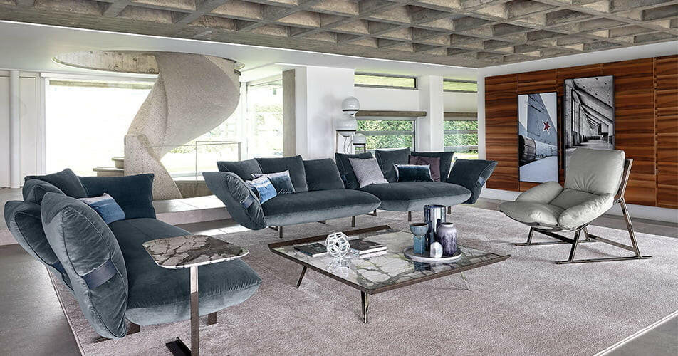 BULDGE CHEST SOFA.