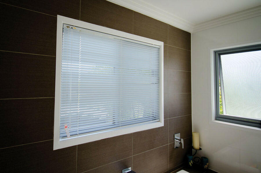 ALUMINIUM VENETIAN BLINDS.